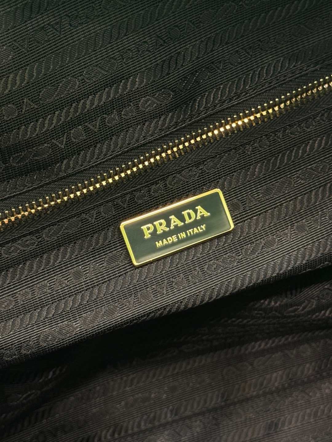 PRADA 0022