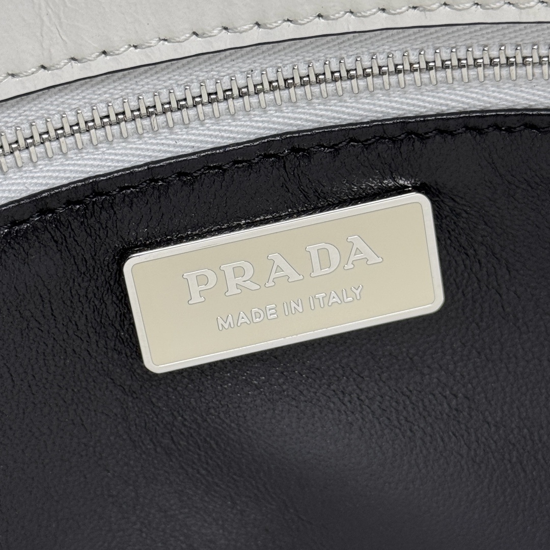 Prada 0232