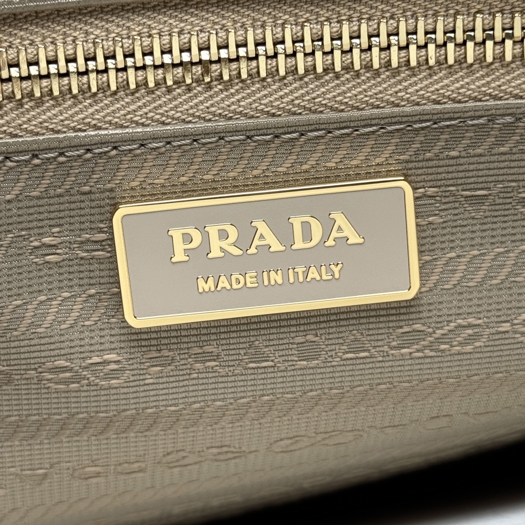 Prada 0022