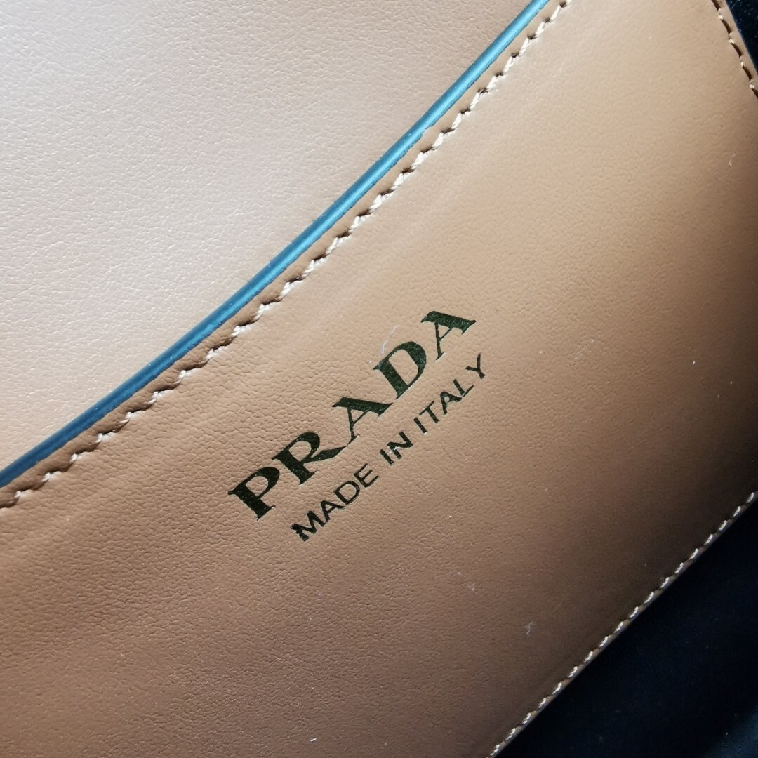 PRADA 0053