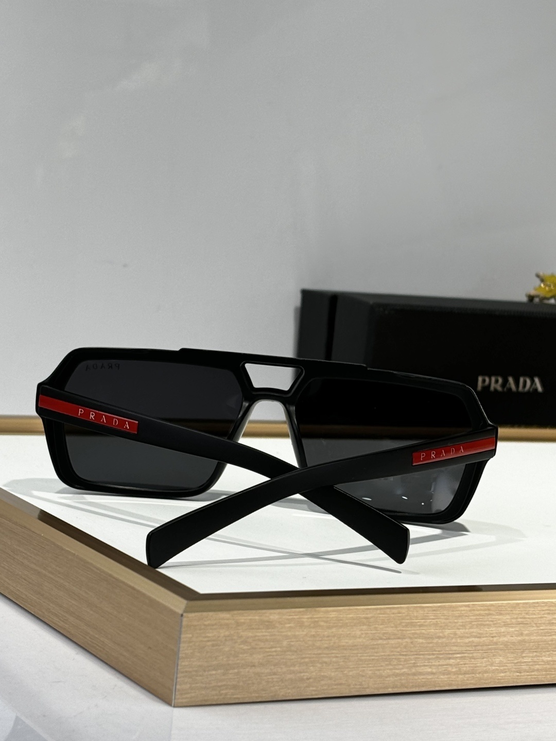 PRADA 0054