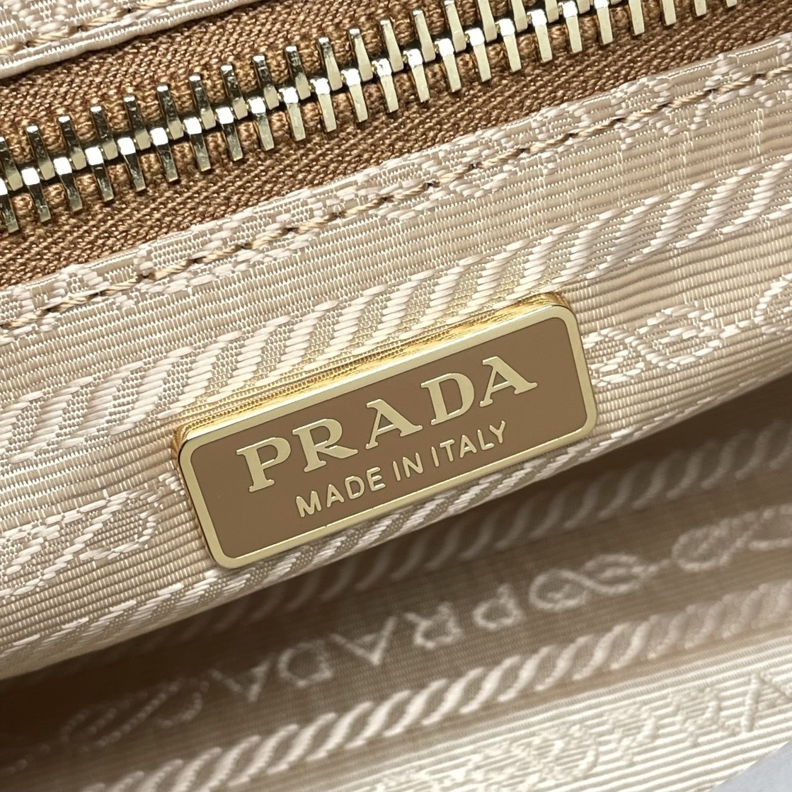 PRADA 0228