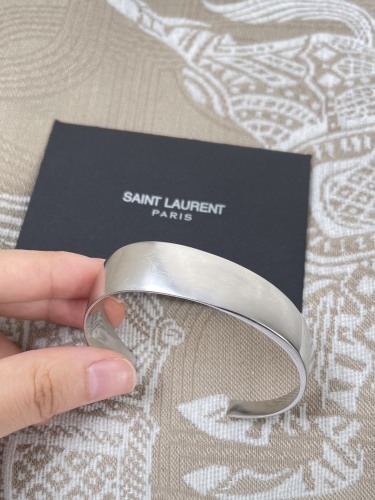 Yves Saint Laurent 0010