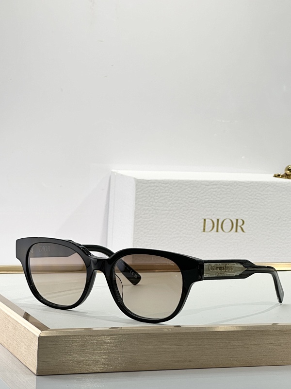 DIOR0158
