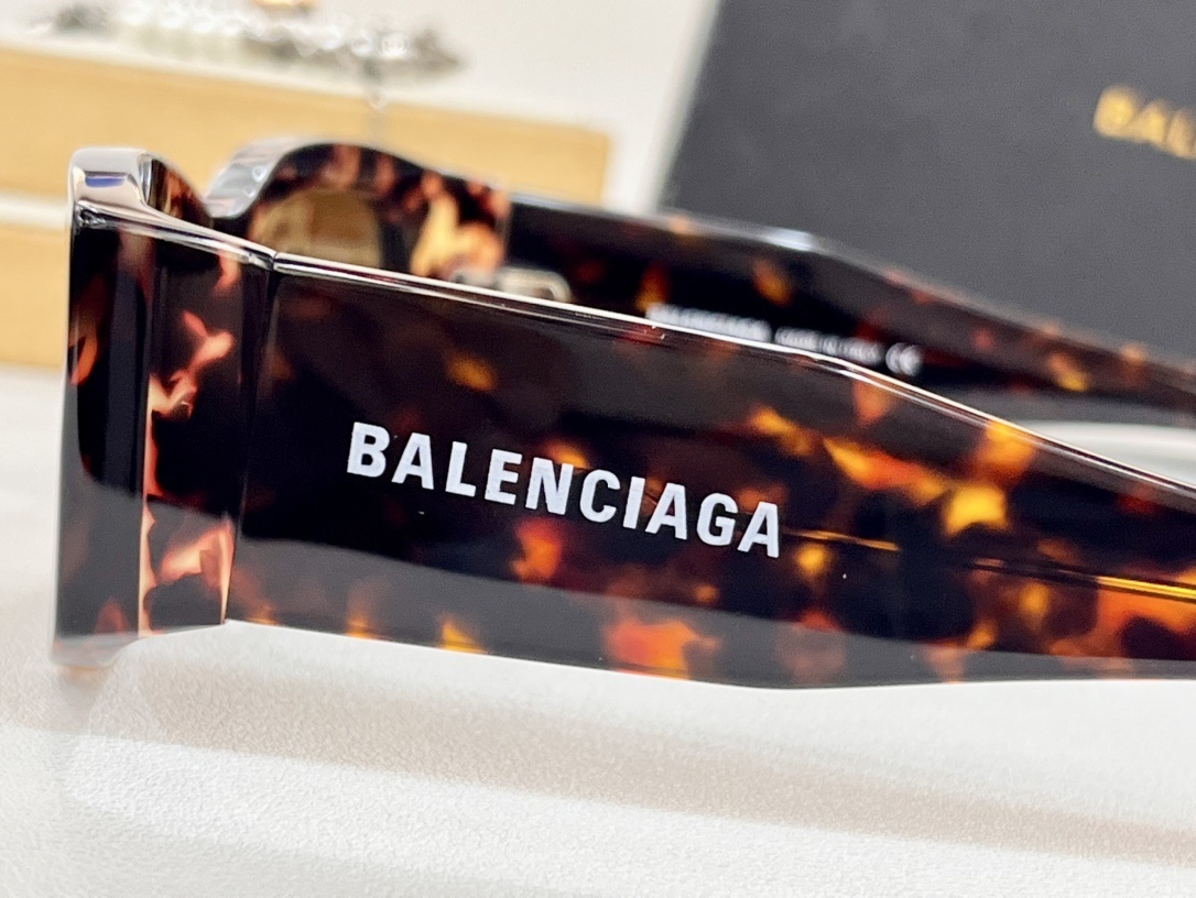 Balenciaga 033