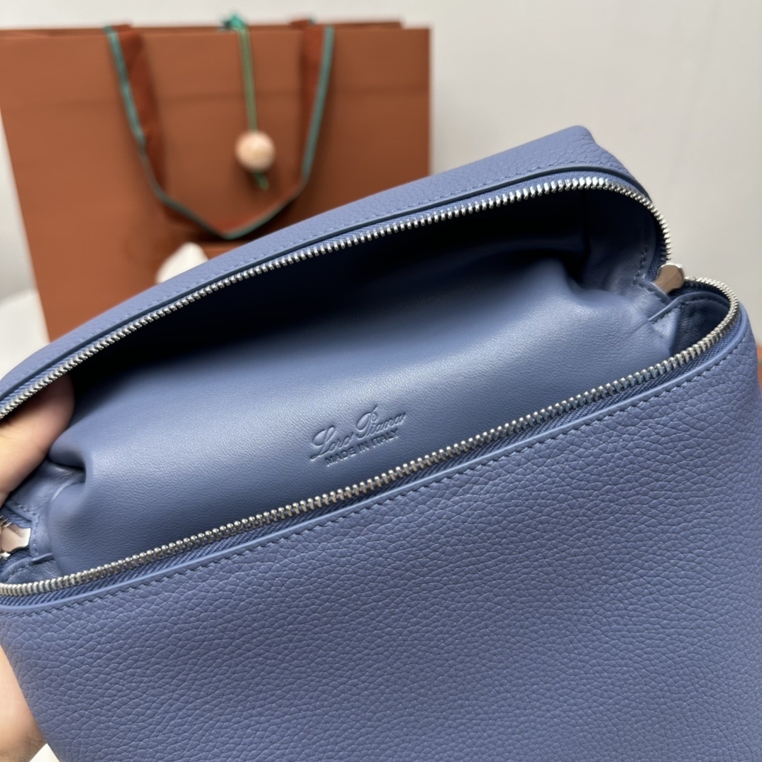 Delvaux 0112
