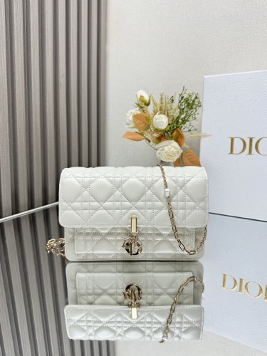DIOR1461