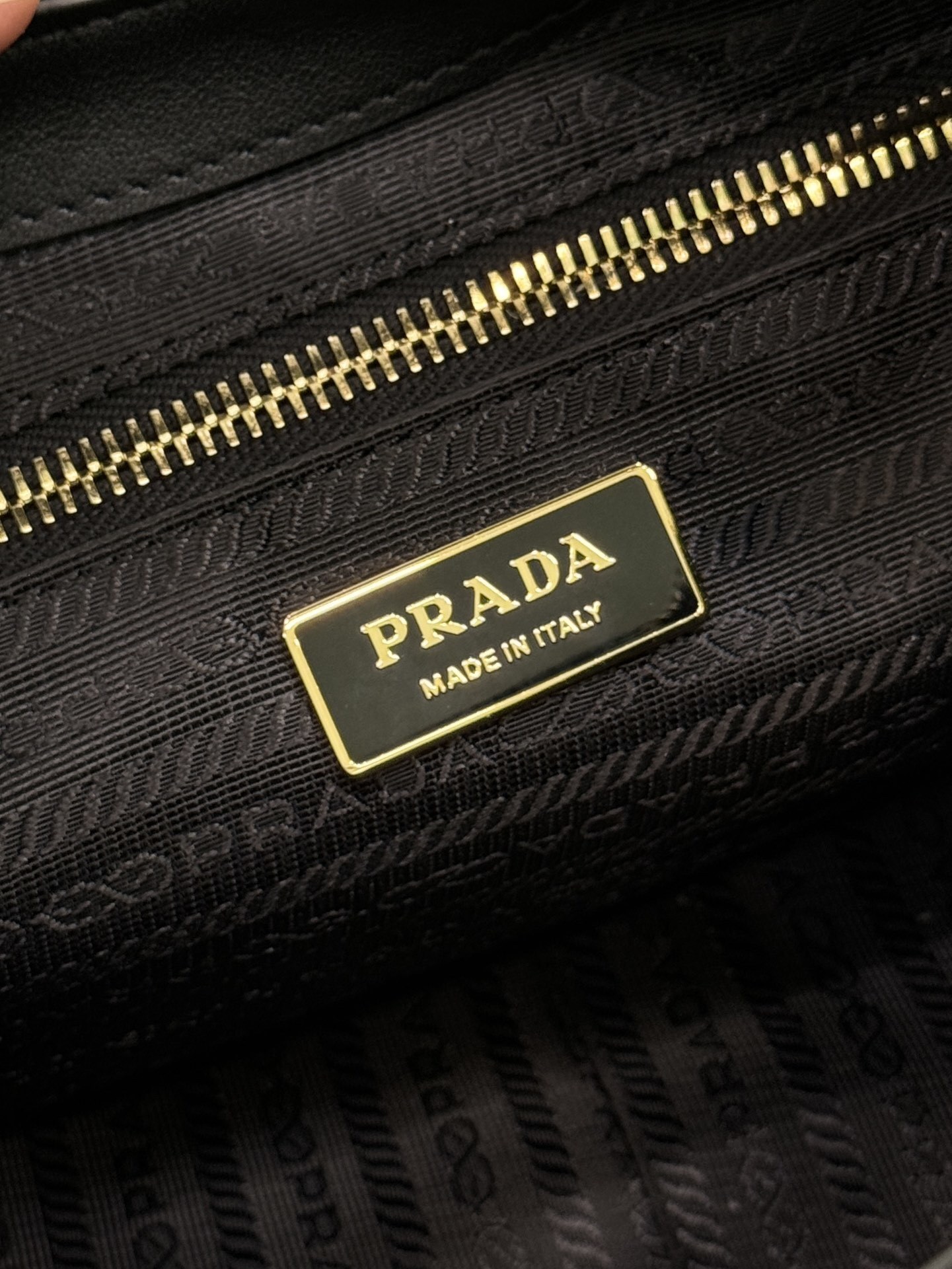 PRADA 0054