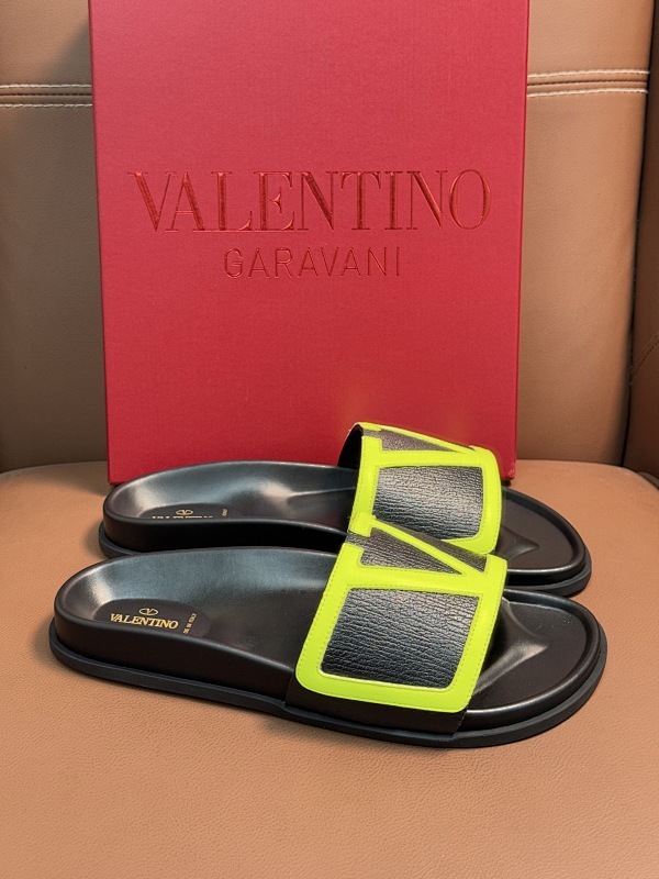 Valentino 0022