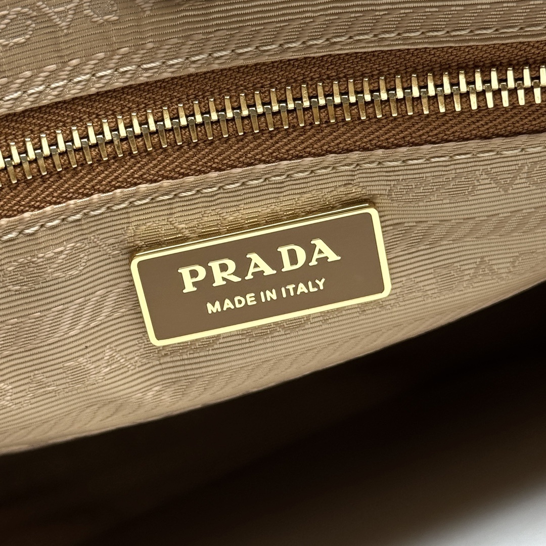 Prada 0023