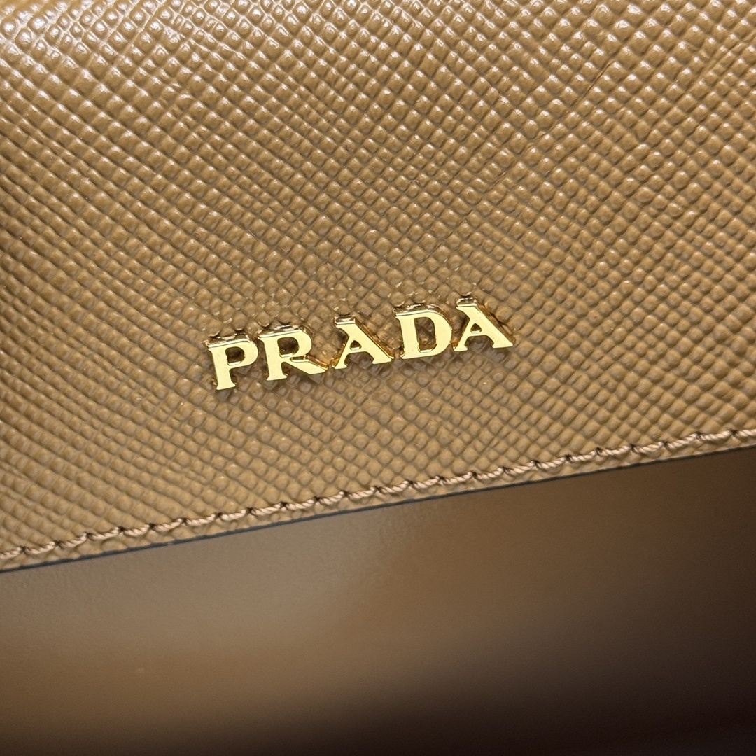 Prada 0158