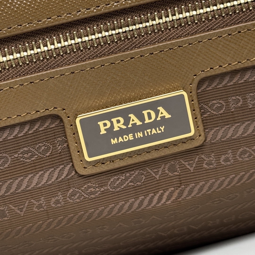 Prada 0245