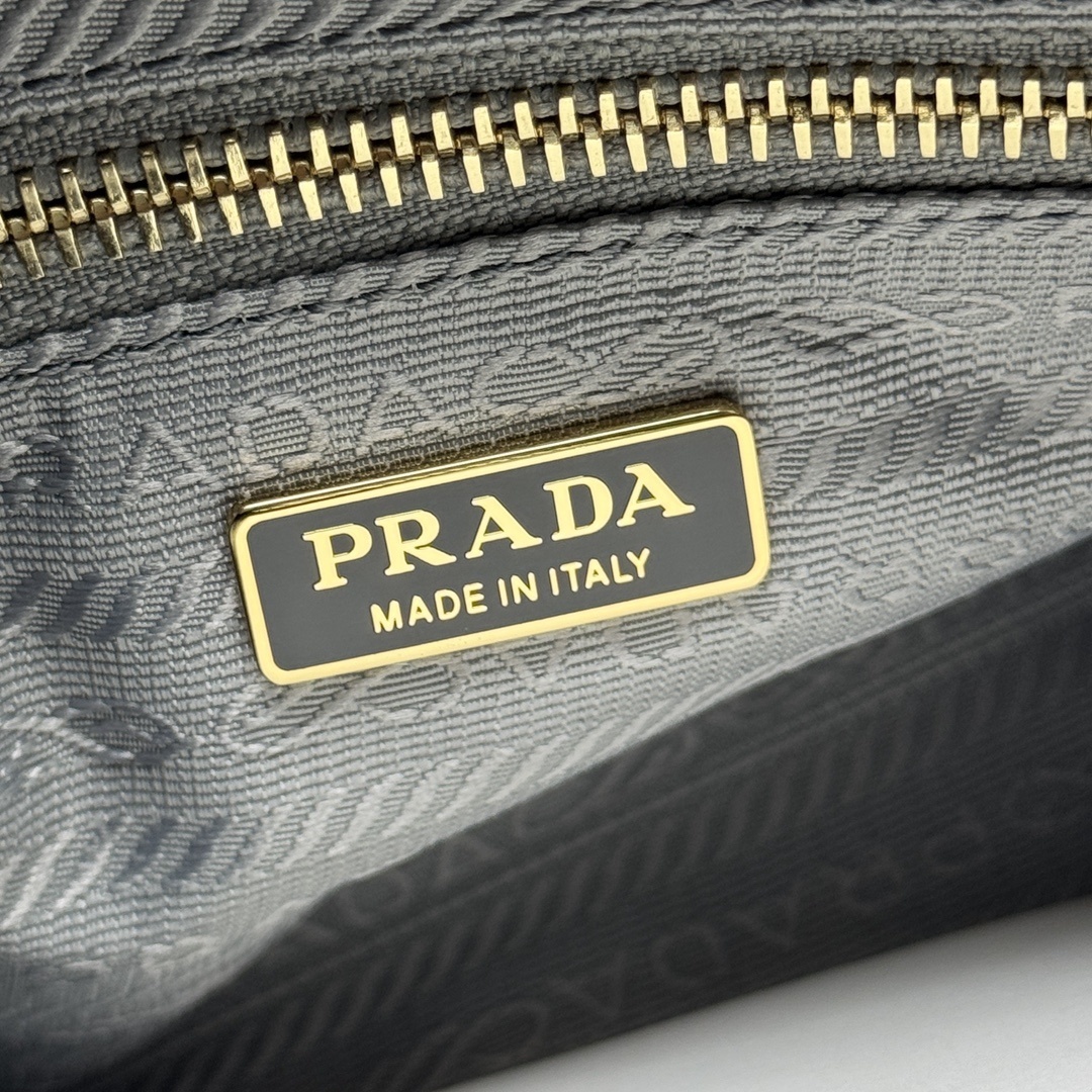 PRADA 0237