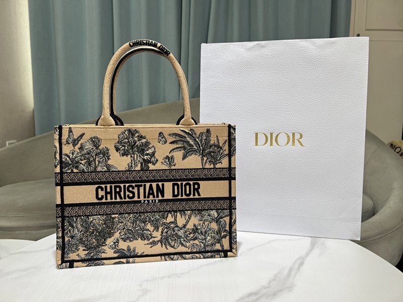 DIOR1072