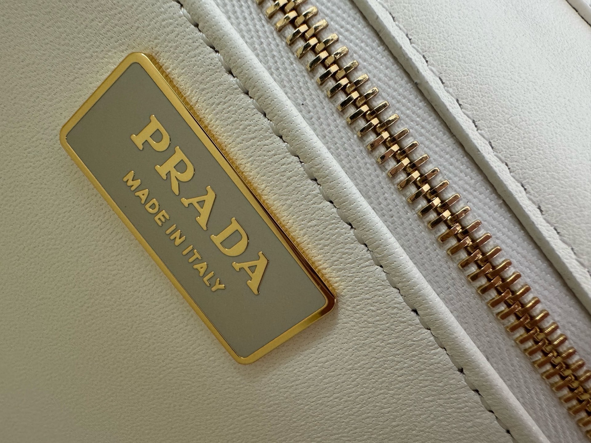 Prada 0272
