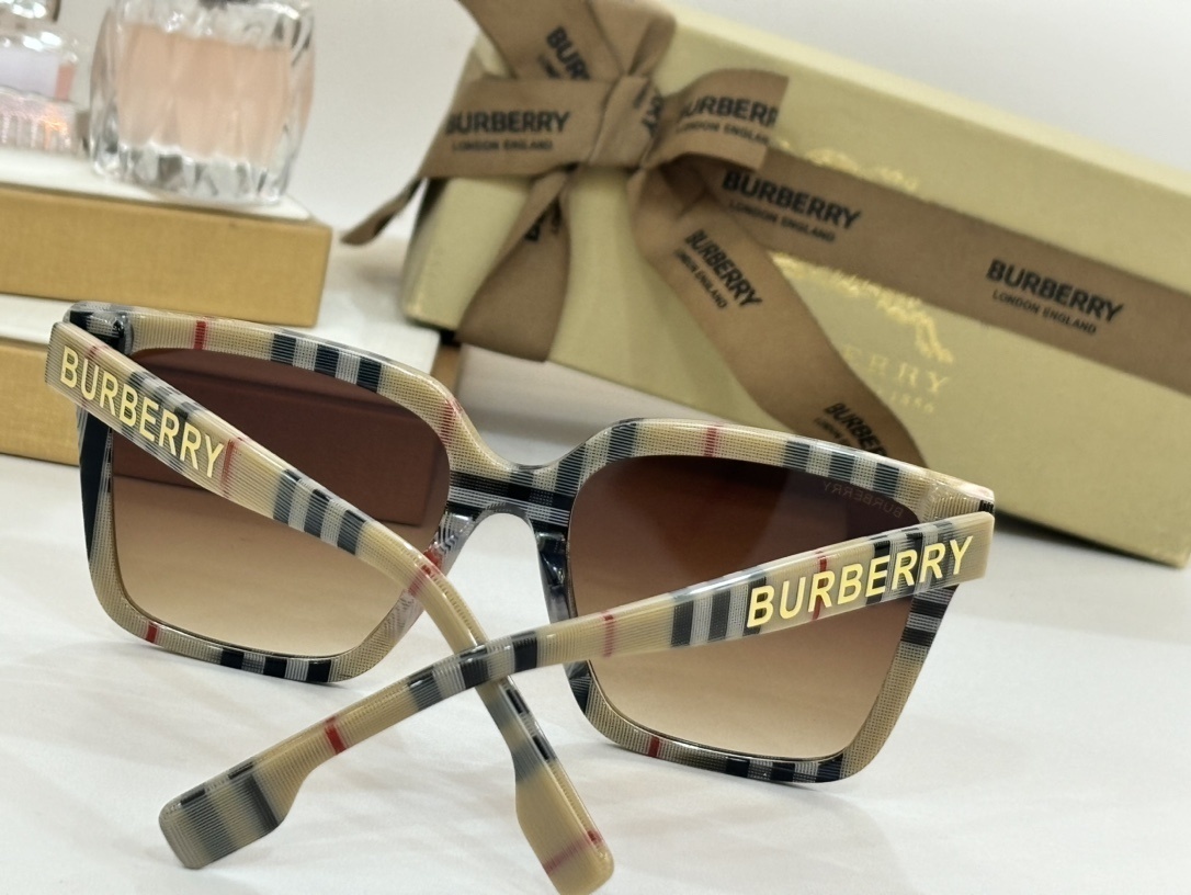 Burberry 0000
