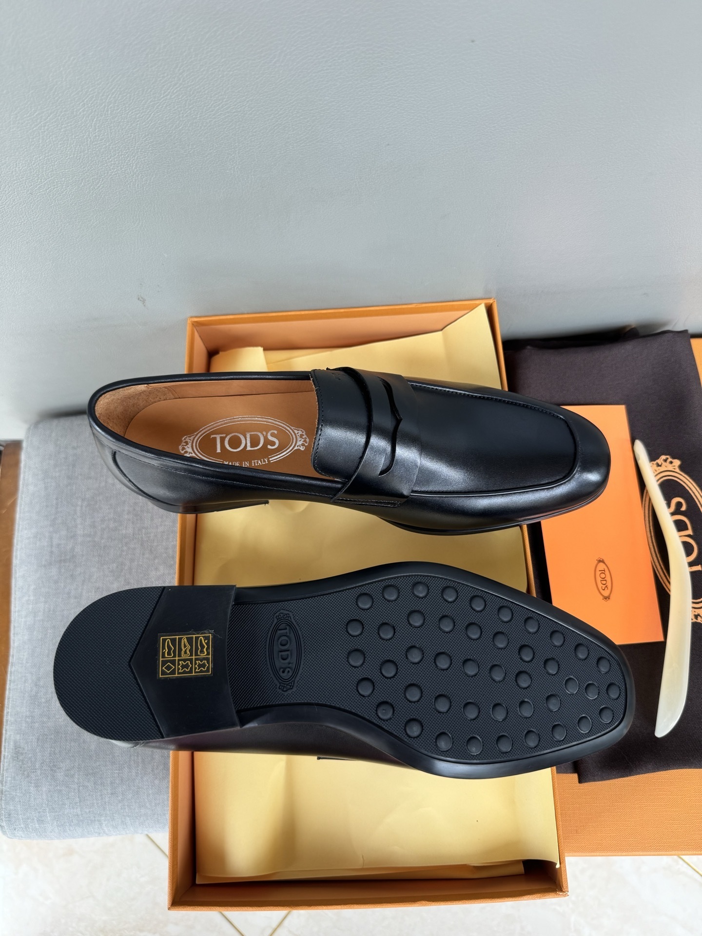 TOD'S 0037