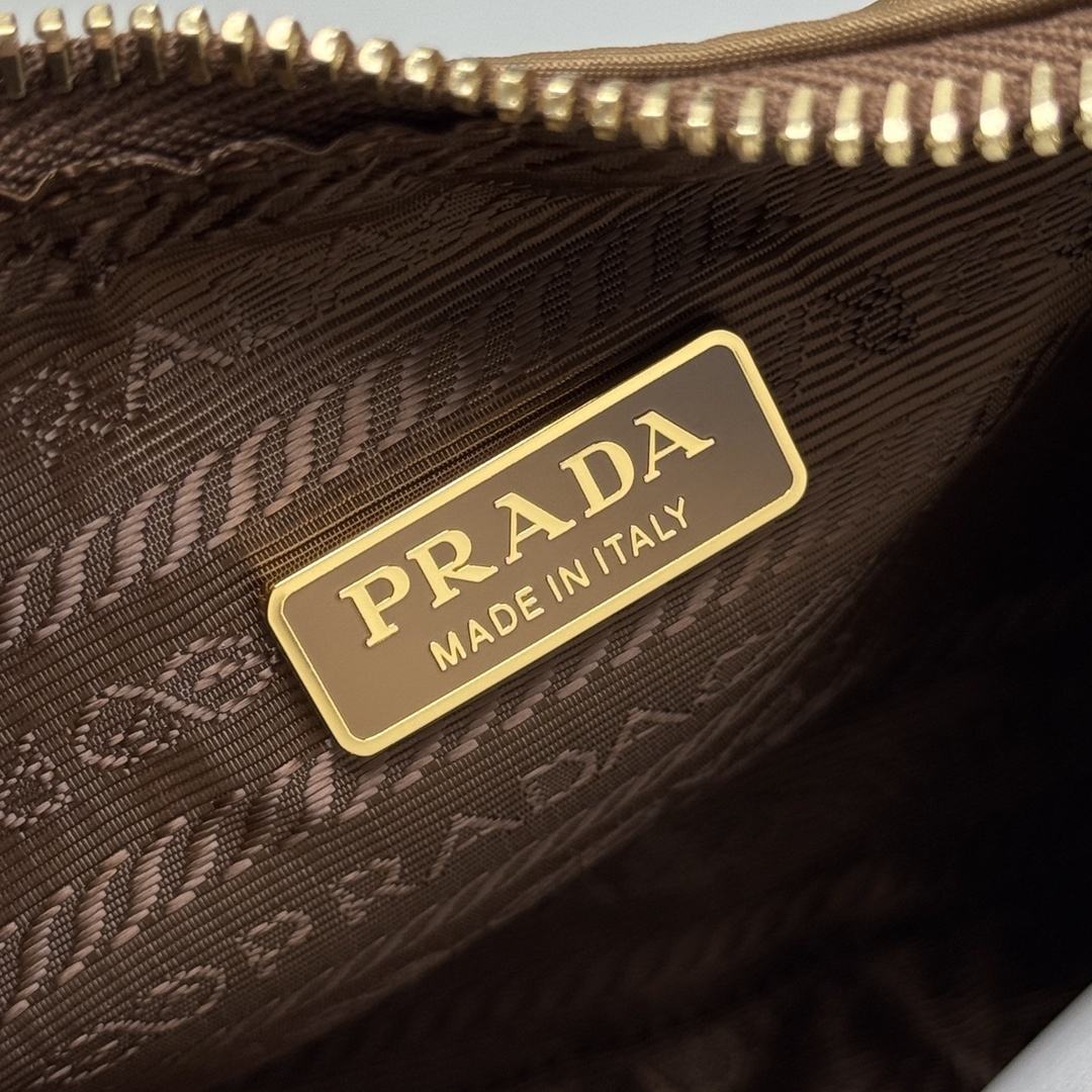 PRADA 0008