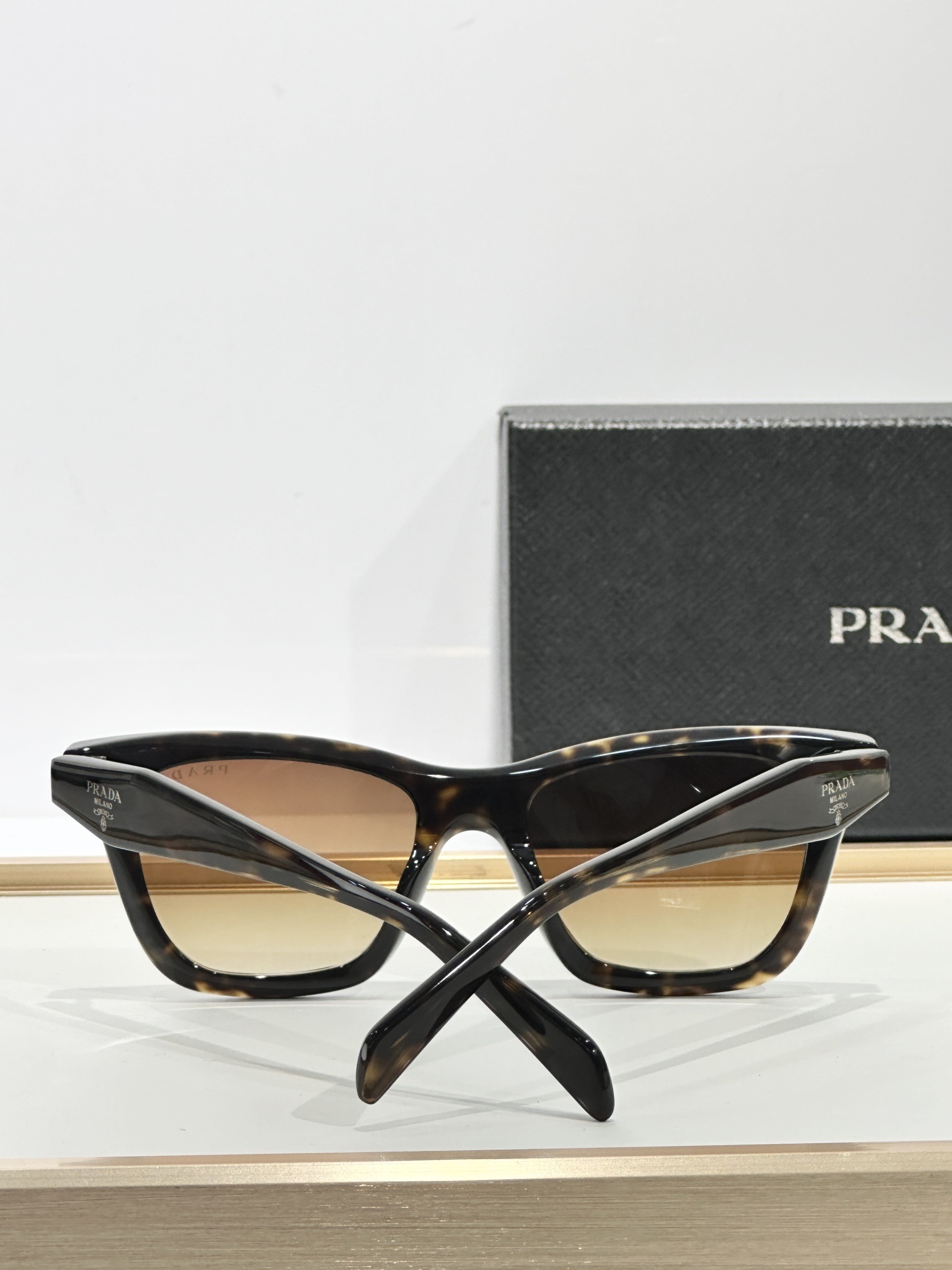 PRADA 0043