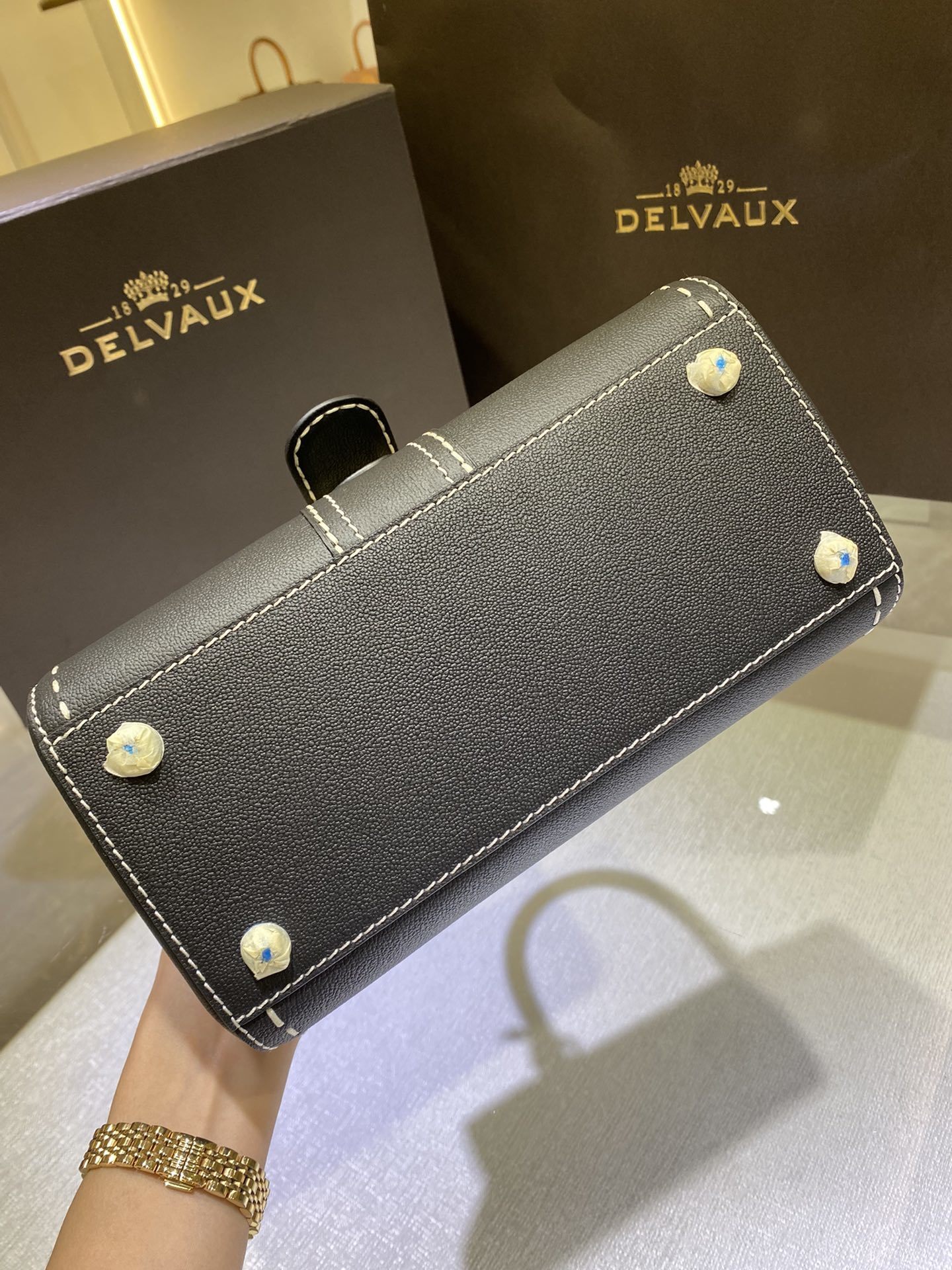 Delvaux 0198