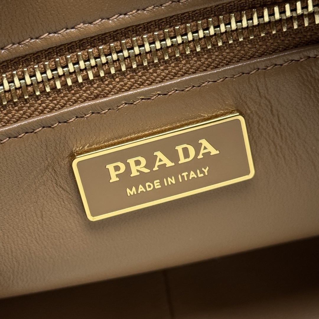 Prada 0082