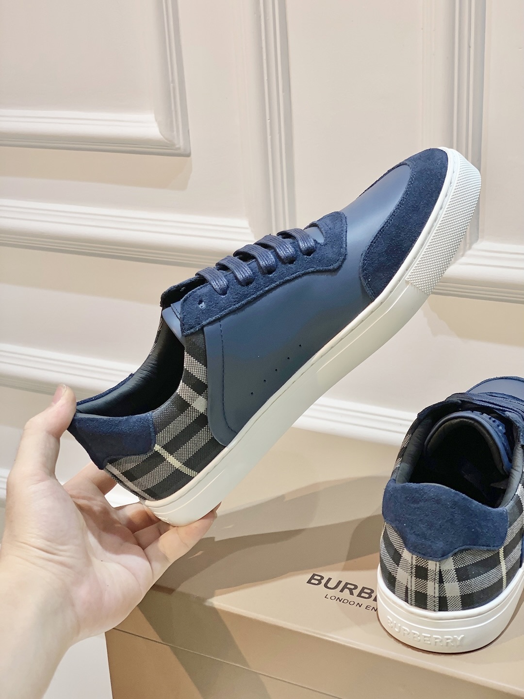 Burberry 053