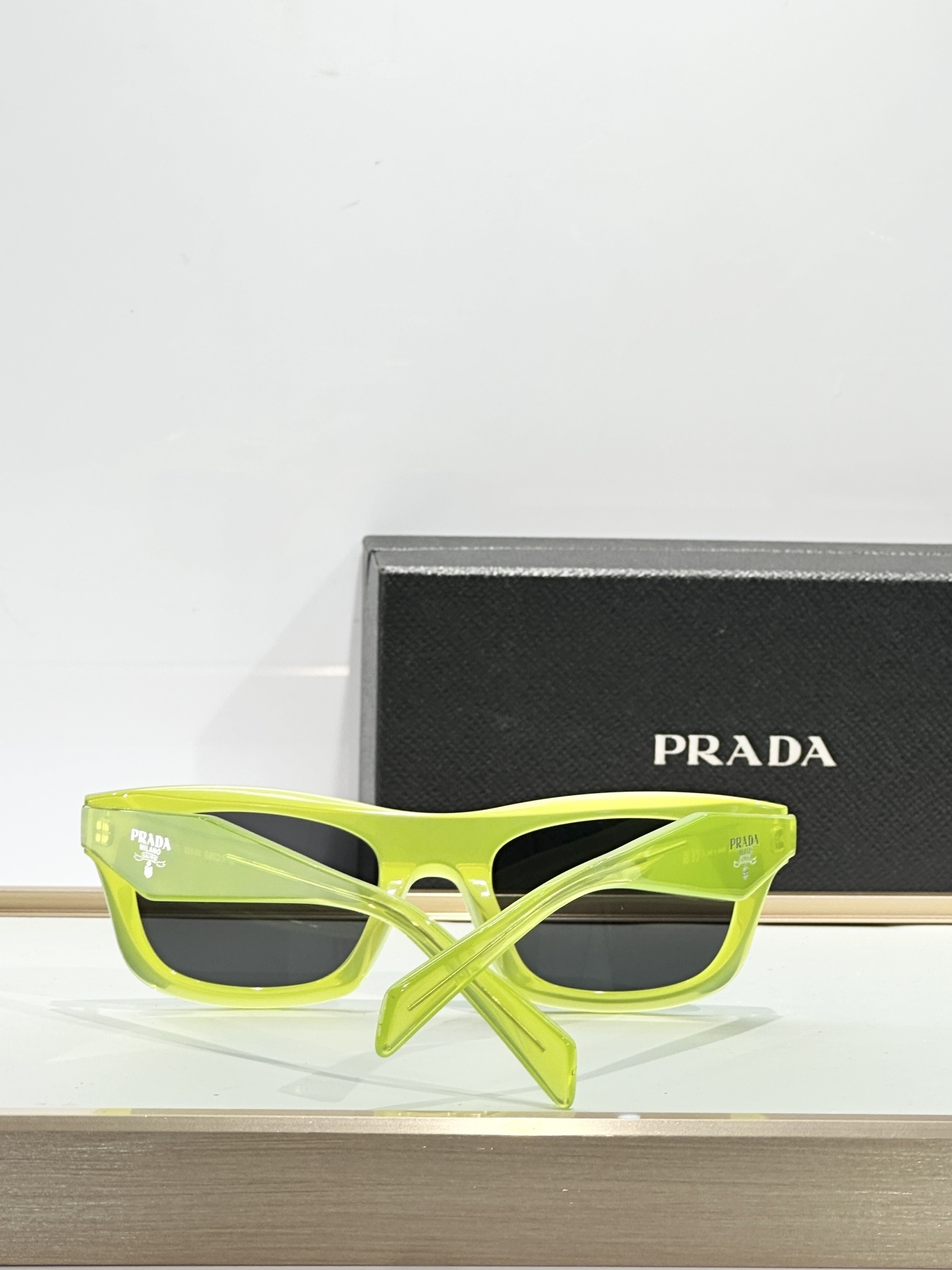 PRADA 0106