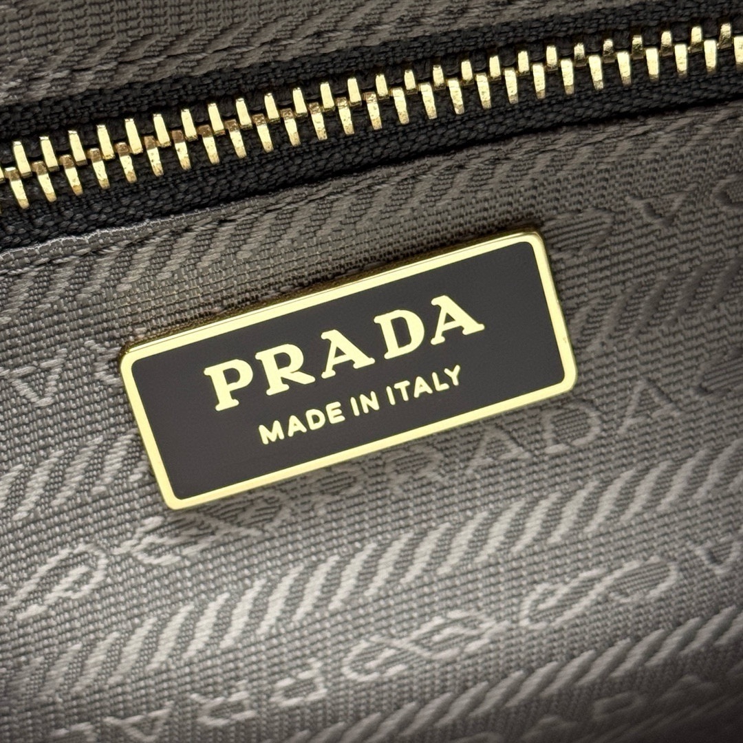 PRADA 0023