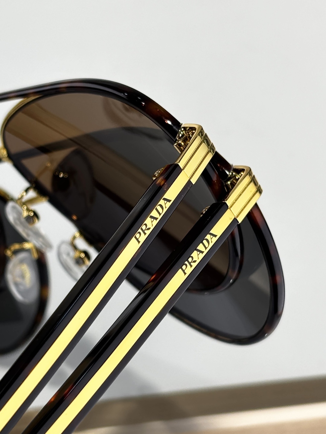 PRADA 0051