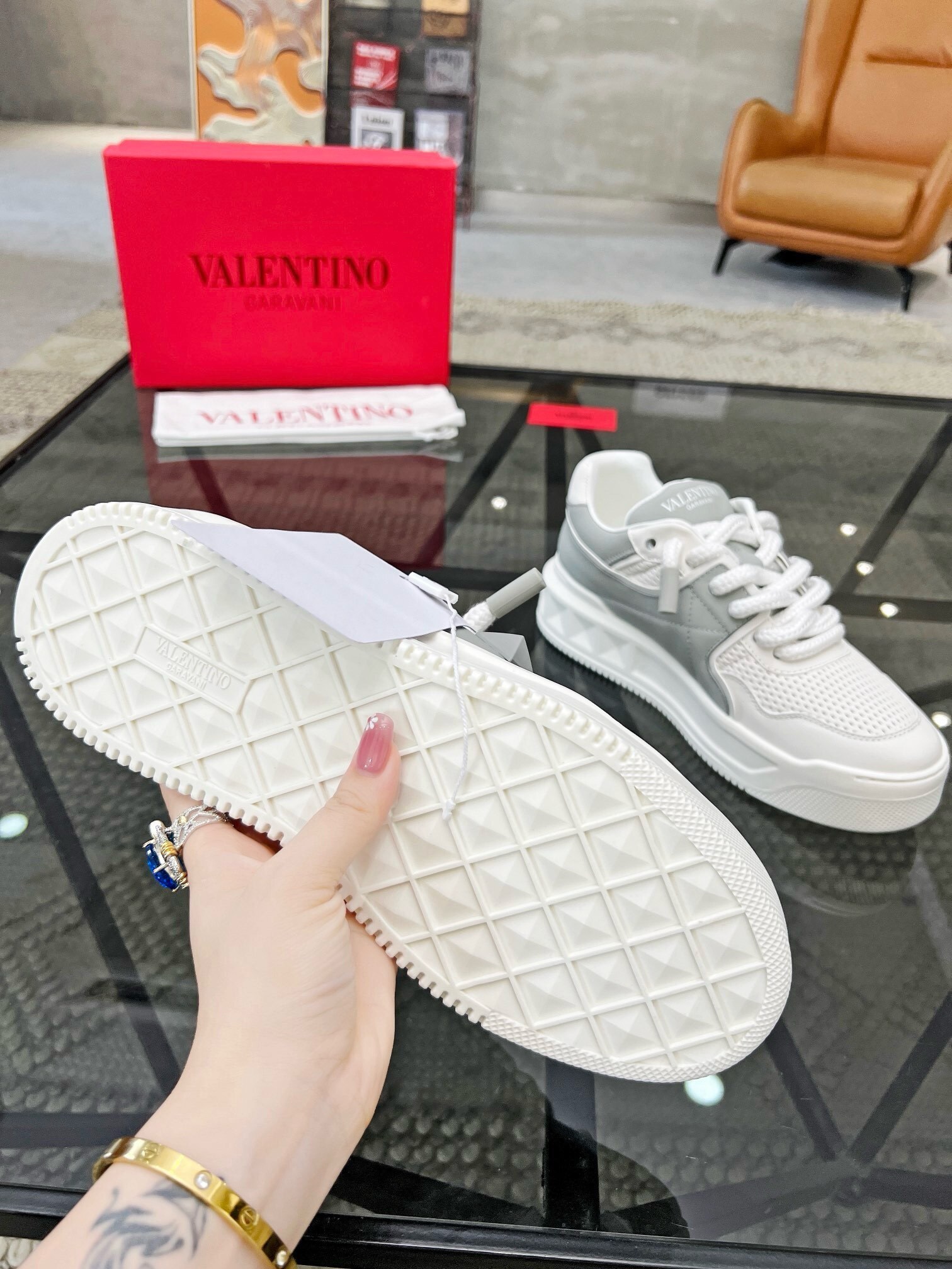 Valentino 0028