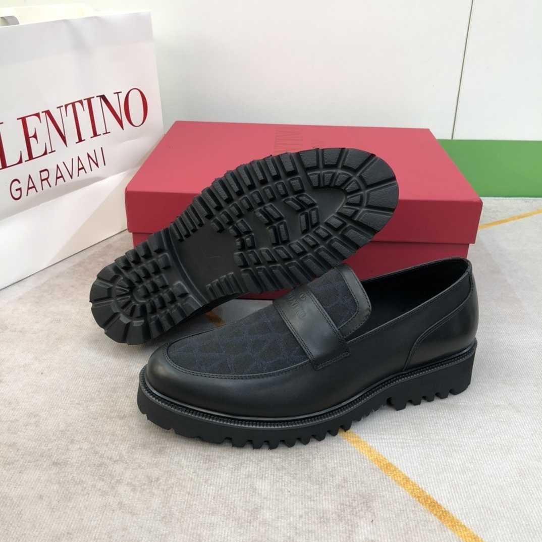 Valentino 0053