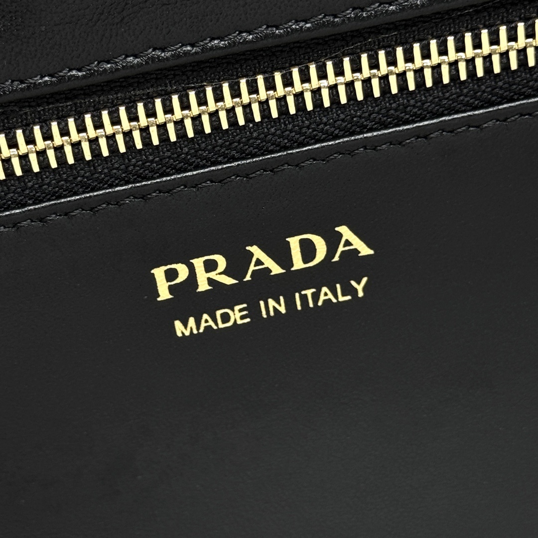 Prada 0119