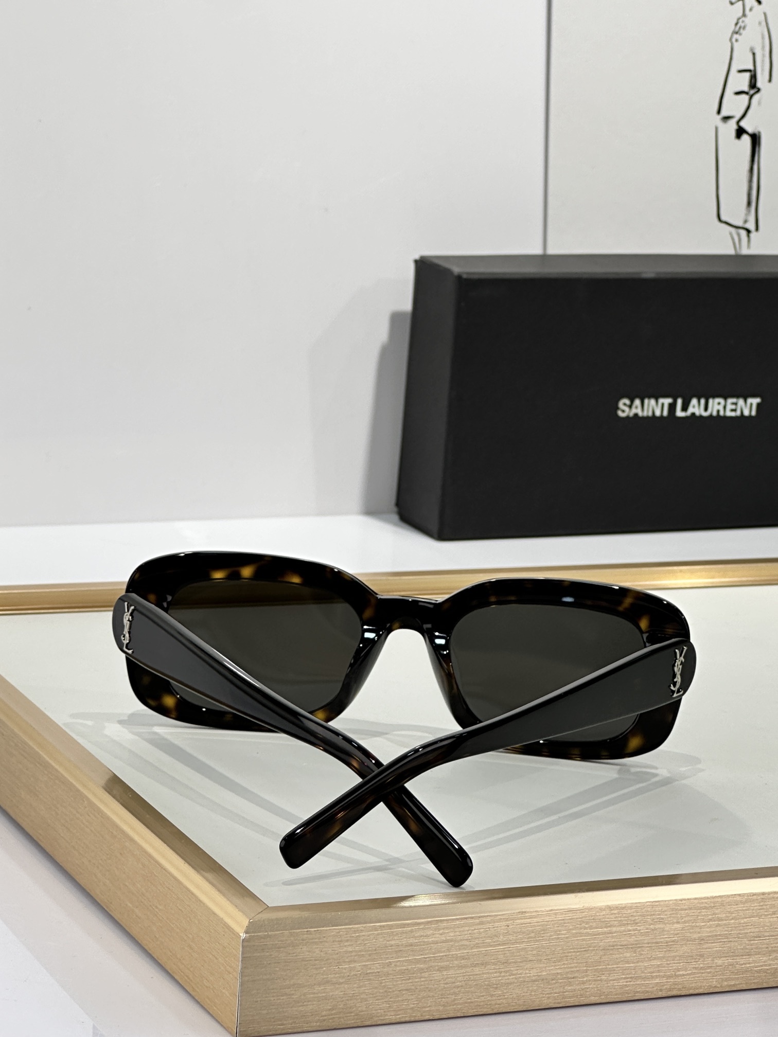 SAINTLAURENT 0059