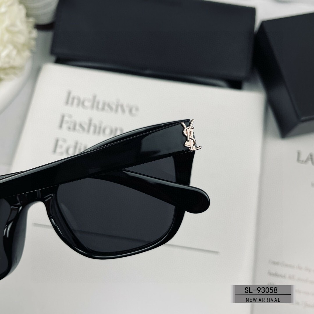 SAINTLAURENT 0024