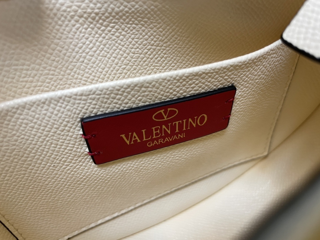 Valentino 0329