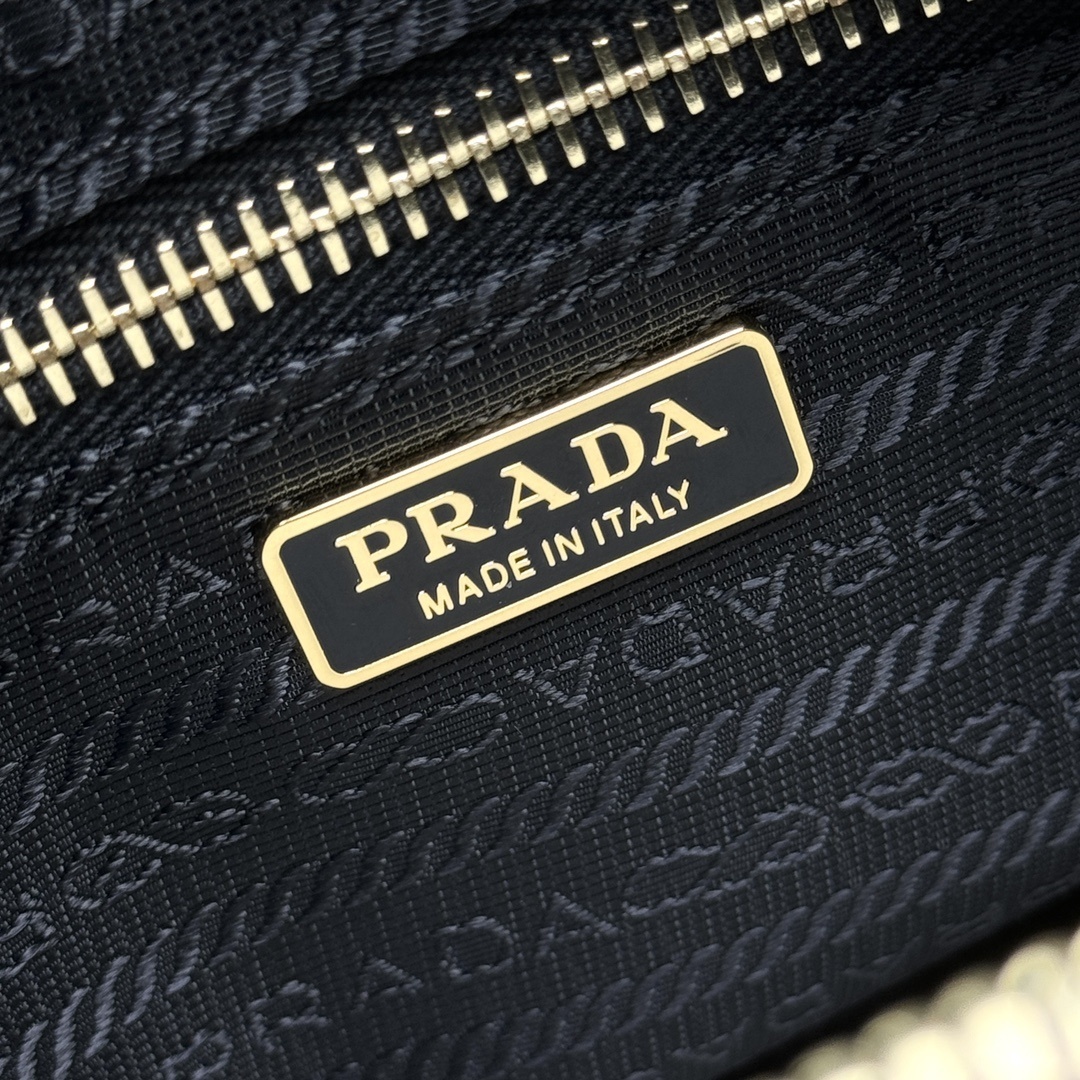 Prada 0243