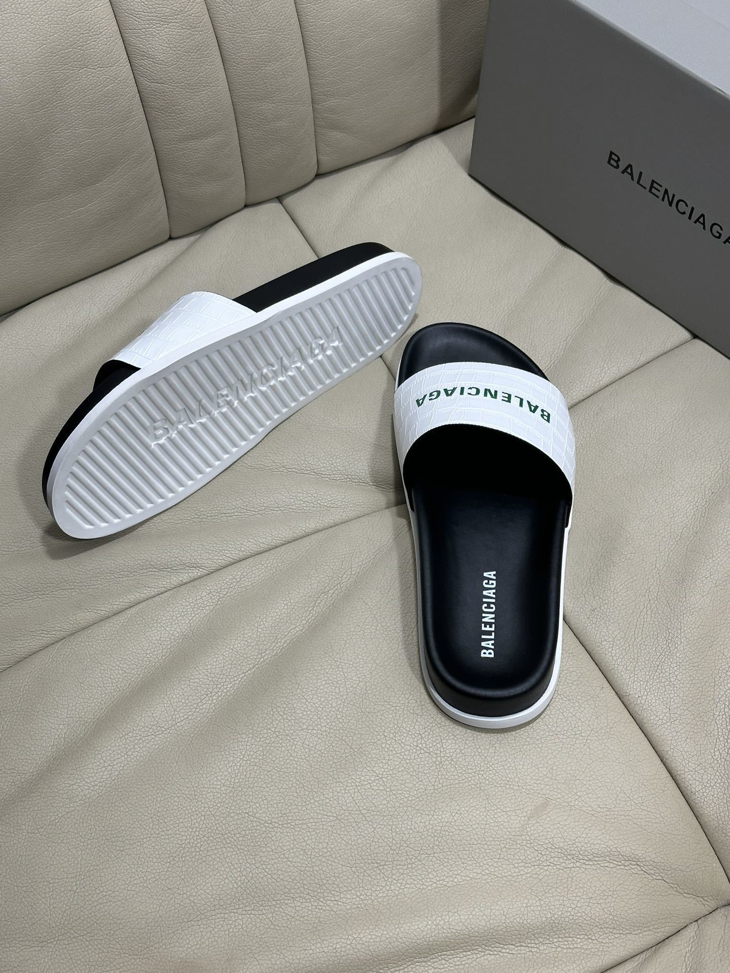 Balenciaga 0163