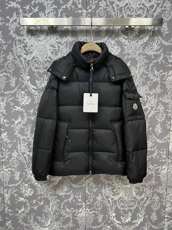 MONCLER 0210