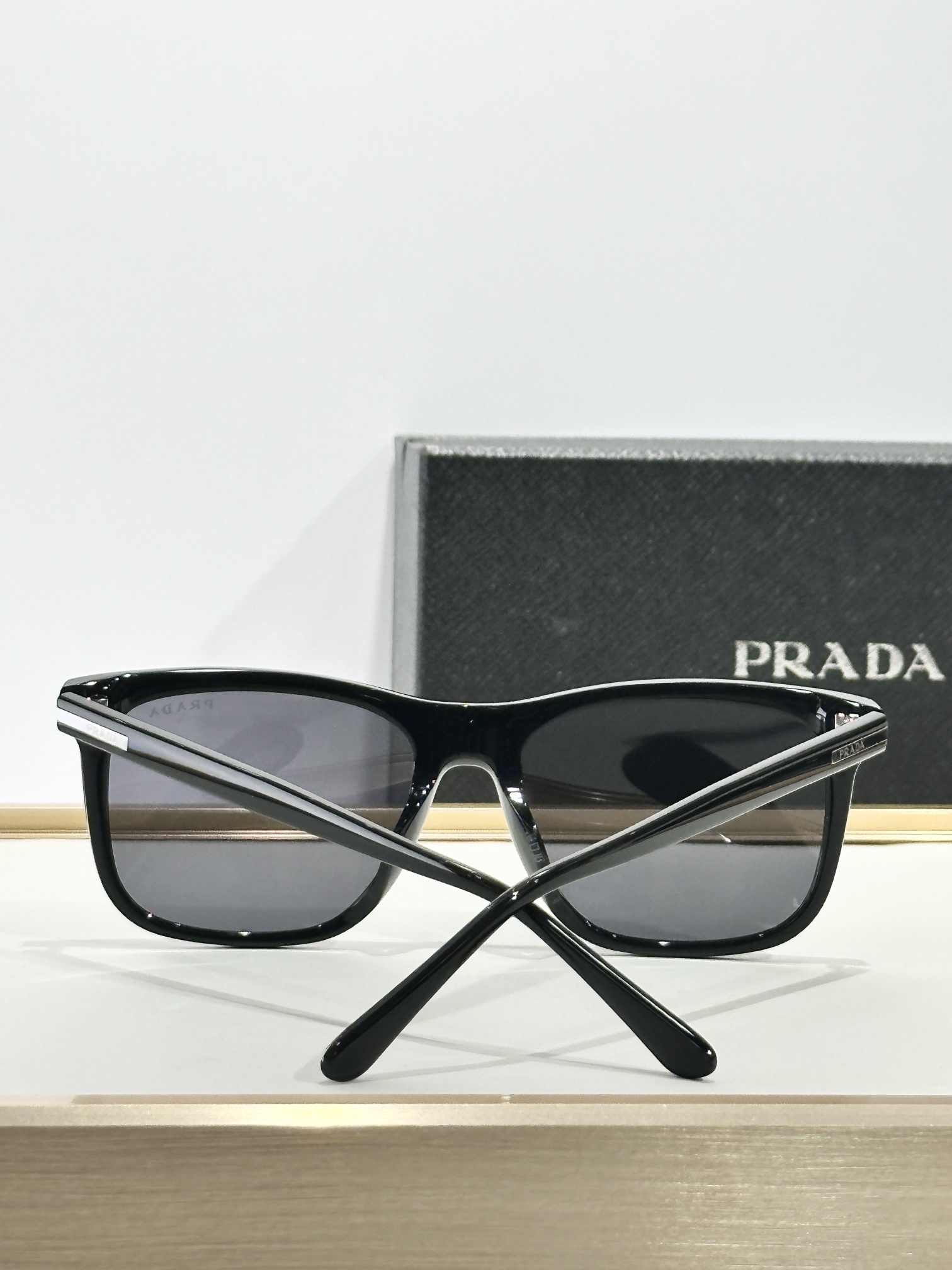 PRADA 0016