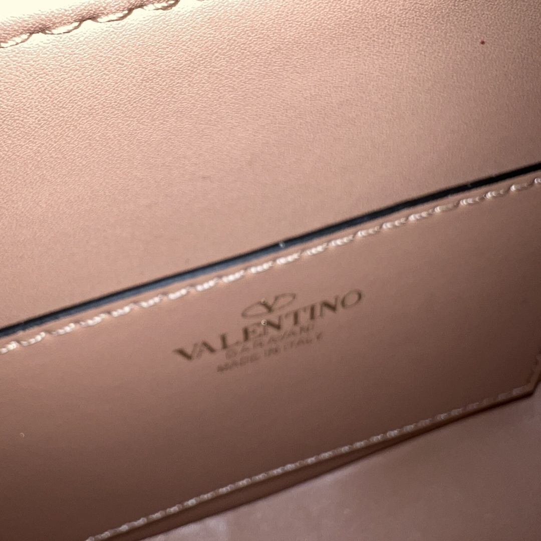 Valentino 0046