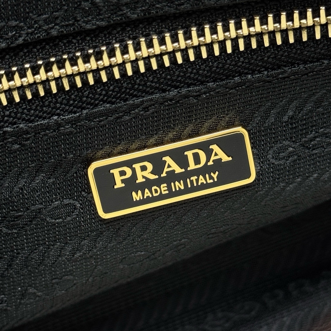 PRADA 0013