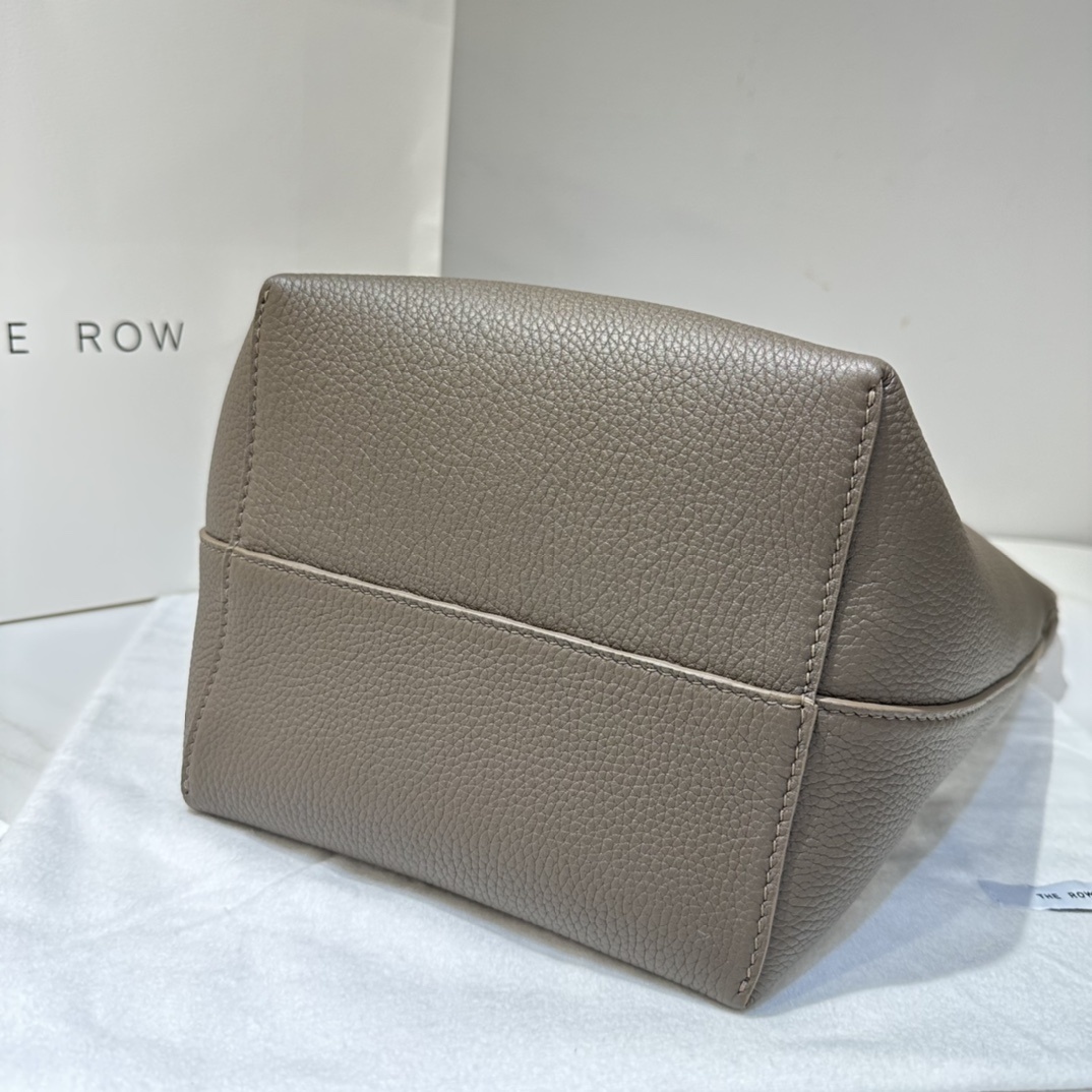 THEROW 0064