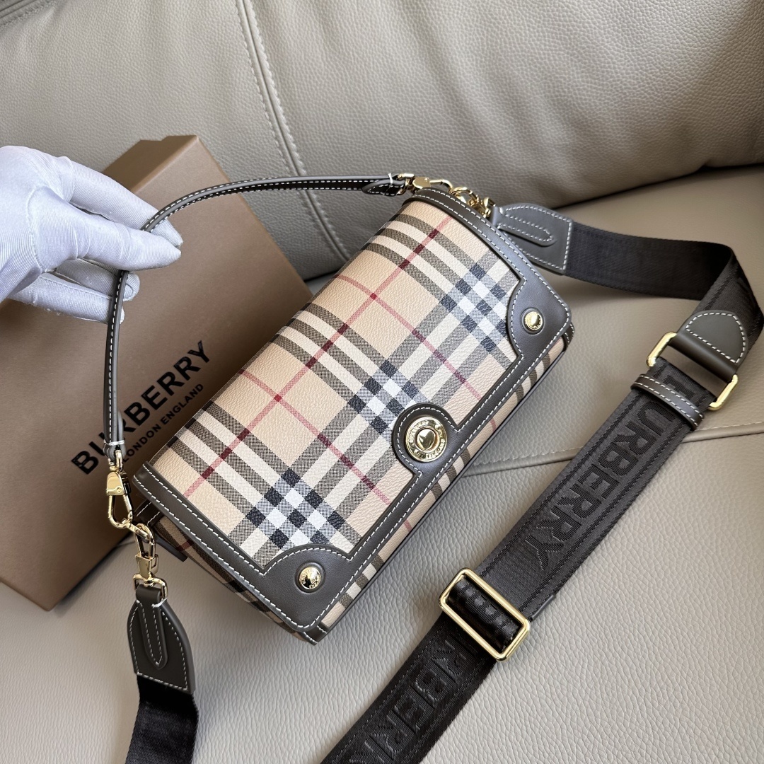 BURBERRY 0374