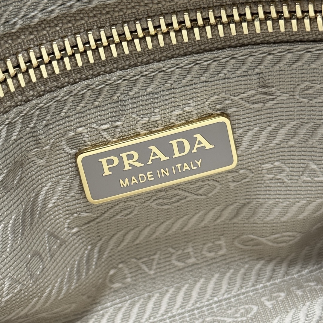 PRADA 0238