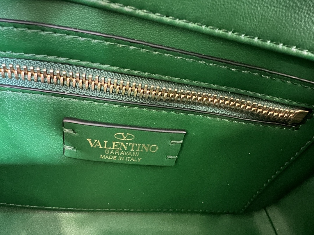 Valentino 0055