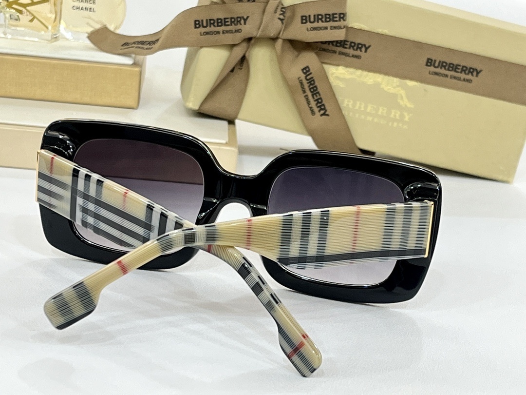 Burberry 016