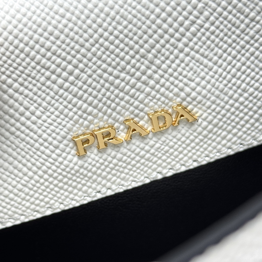 Prada 0016