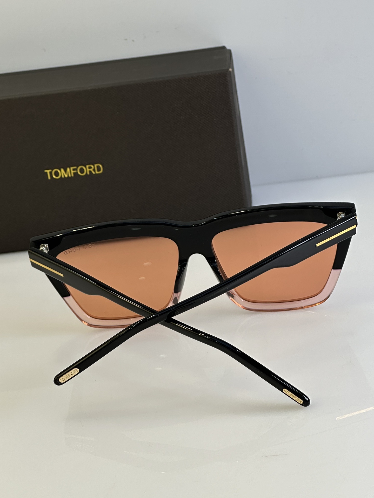 TOM FORD 012