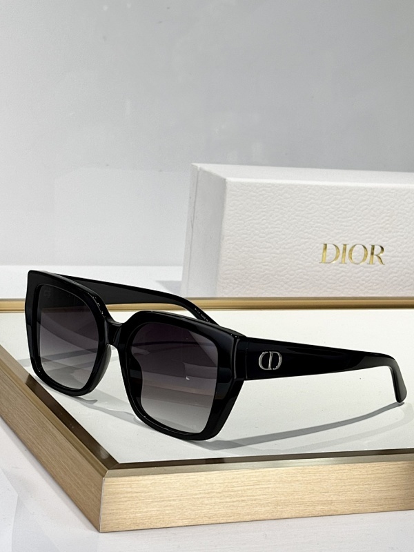 DIOR0246