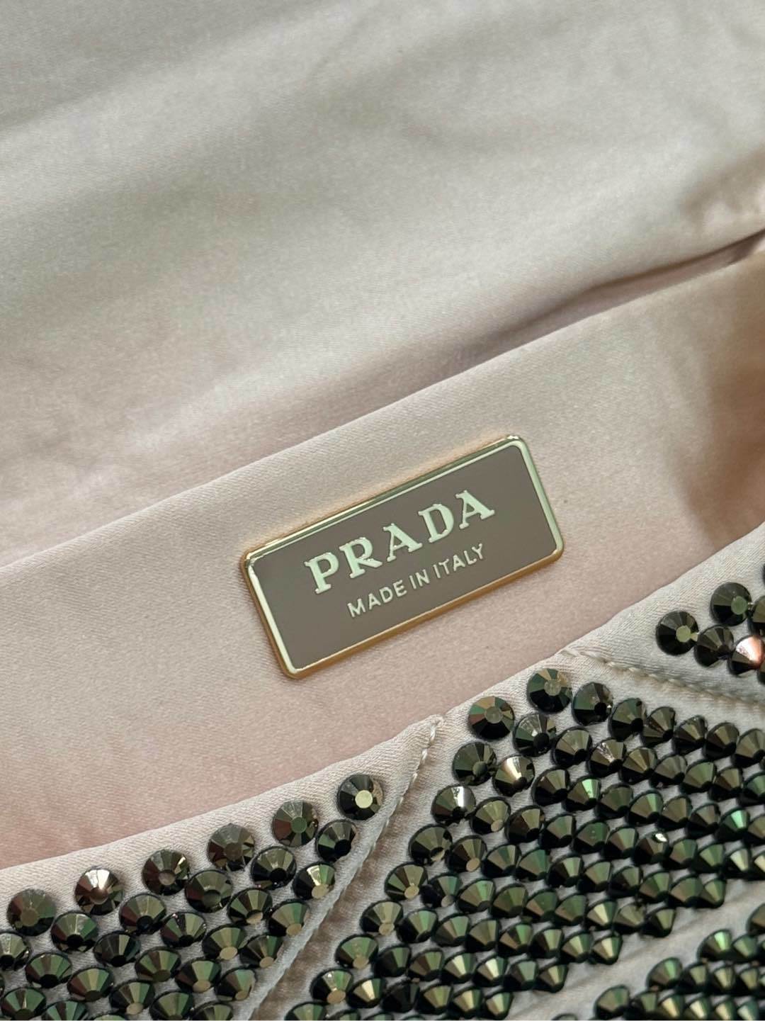PRADA 0001